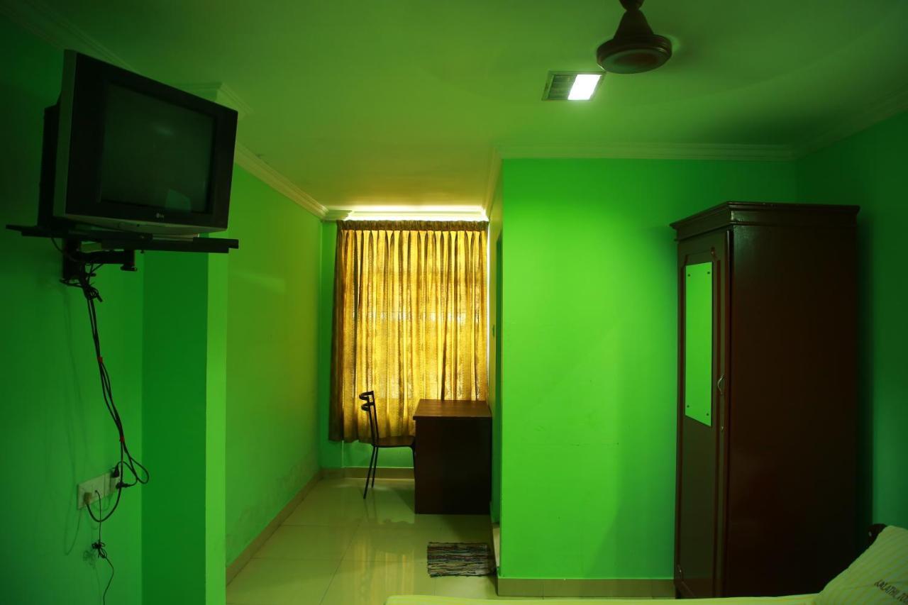 Kalathil Tourist Home Kunnamkulam エクステリア 写真