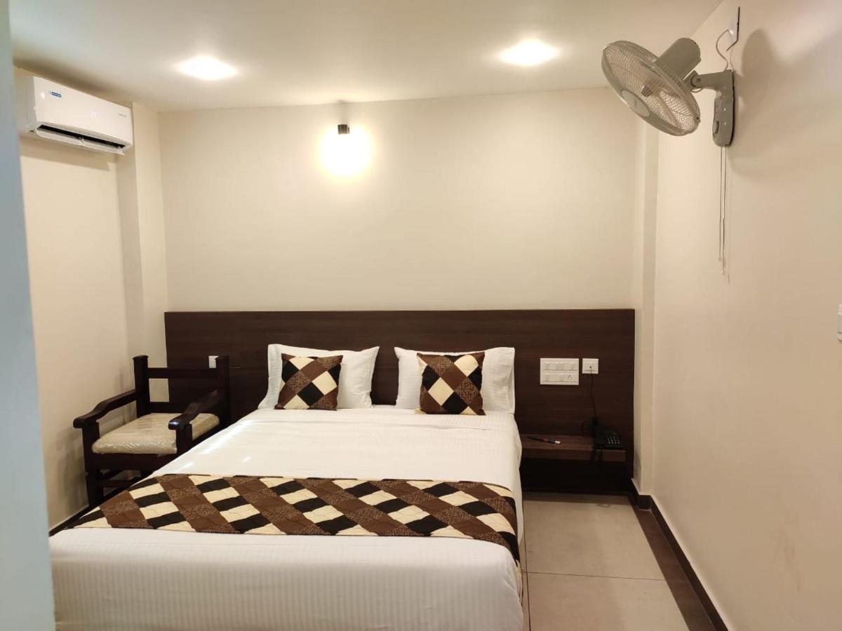 Kalathil Tourist Home Kunnamkulam エクステリア 写真