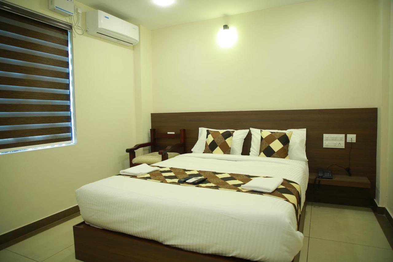 Kalathil Tourist Home Kunnamkulam エクステリア 写真