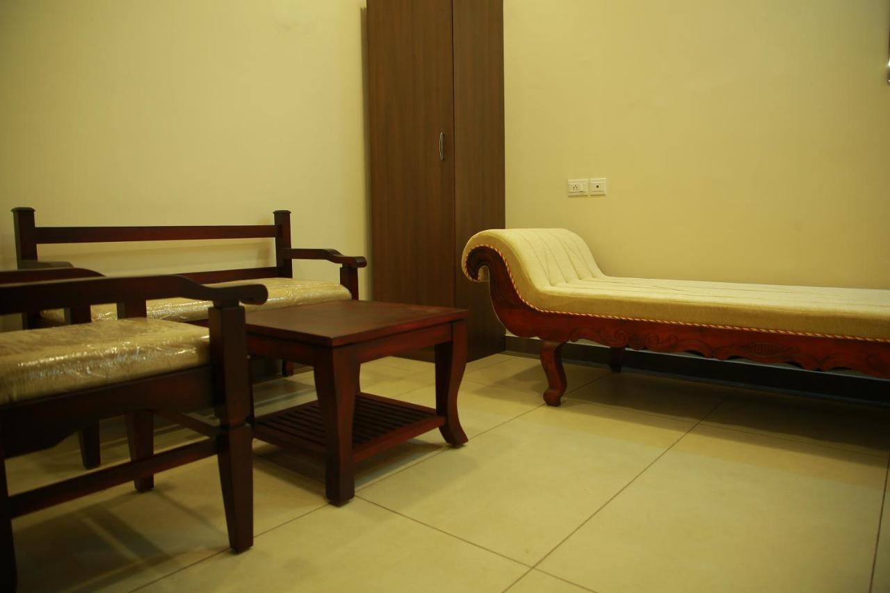 Kalathil Tourist Home Kunnamkulam エクステリア 写真