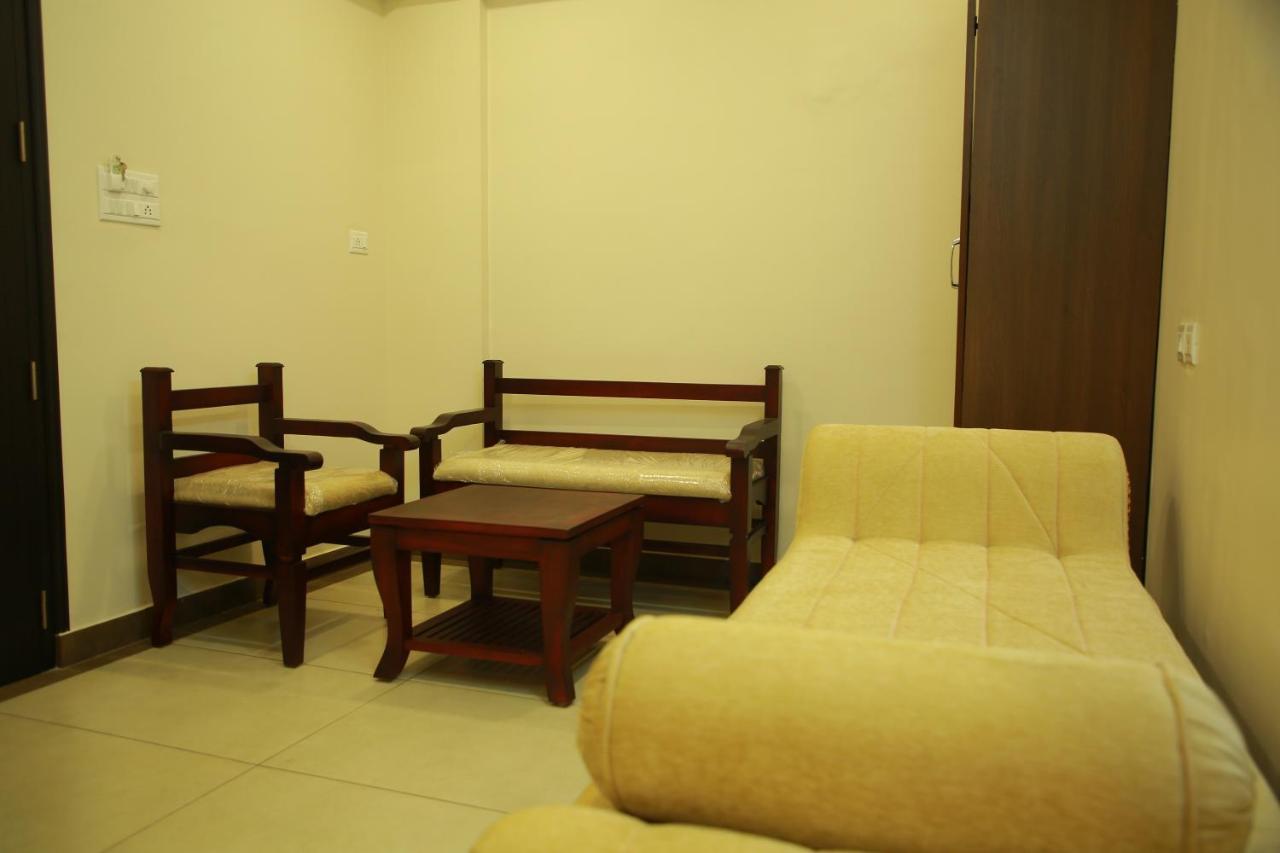 Kalathil Tourist Home Kunnamkulam エクステリア 写真