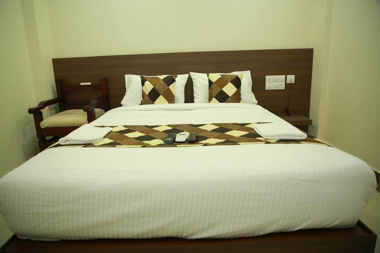 Kalathil Tourist Home Kunnamkulam エクステリア 写真